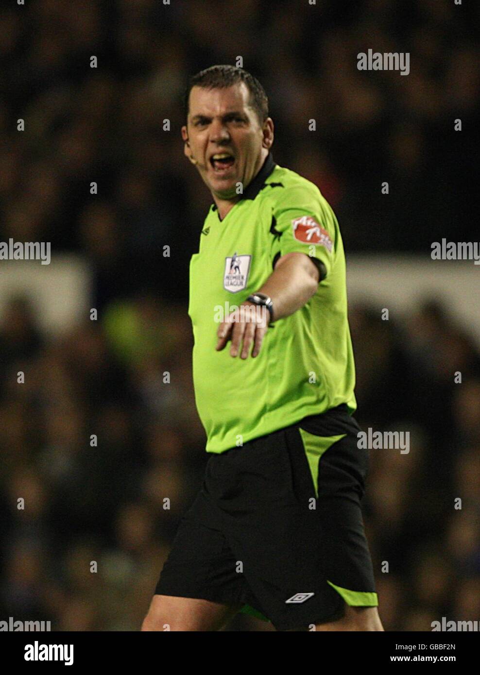 Fußball - Barclays Premier League - Everton gegen Chelsea - Goodison Park. Phil Dowd, Schiedsrichter Stockfoto