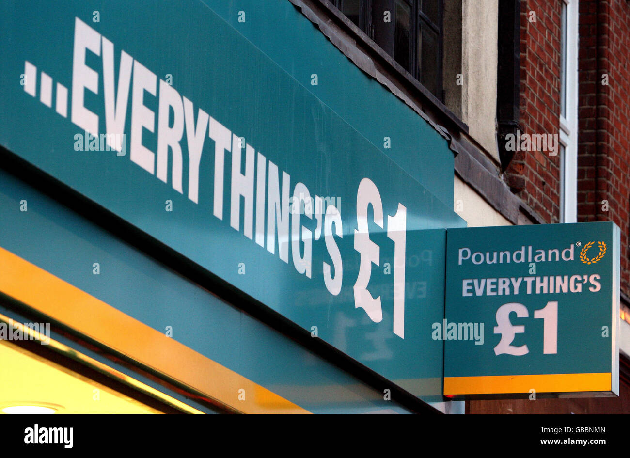 Umsätze steigen bei Poundland Stockfoto