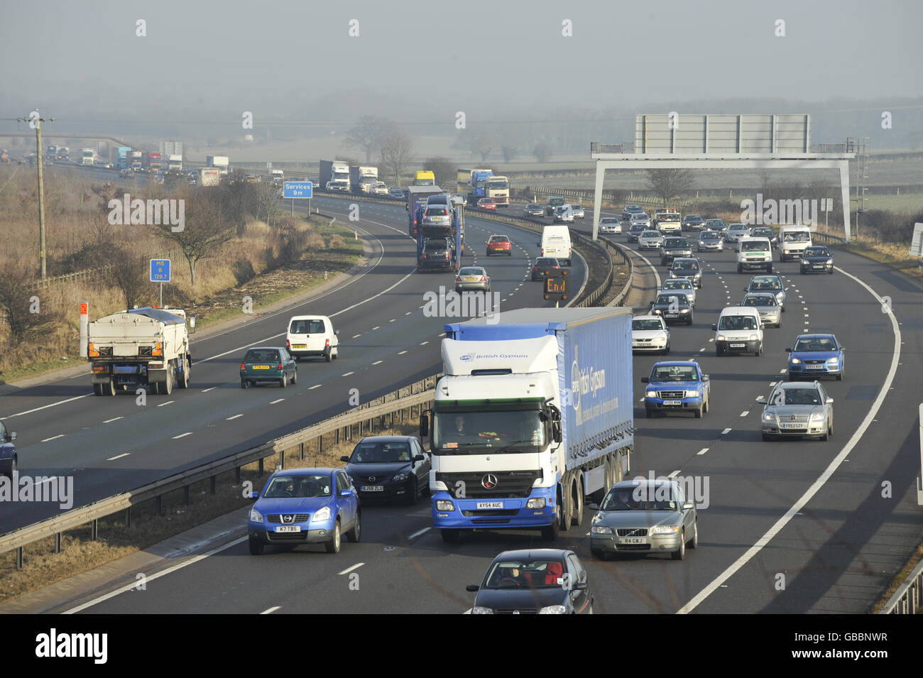 Verkehr auf der Autobahn M5 in der Nähe von Bristol nördlich Der Almondsbury Interchange Stockfoto