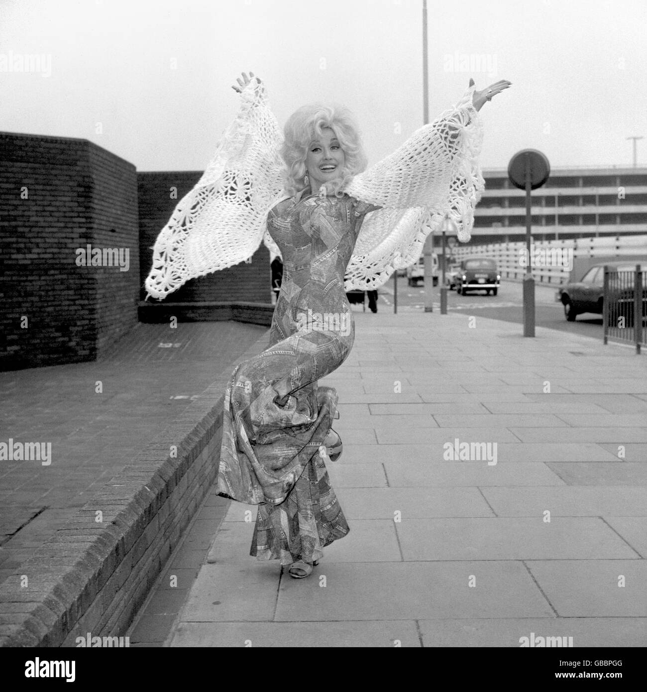 Musik - Dolly Parton - Flughafen Heathrow - London - 1976 Stockfoto