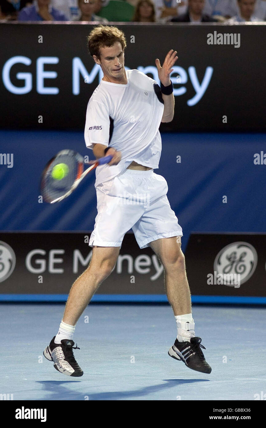 Der britische Andy Murray im Einsatz gegen den spanischen Marcel Granollers während der Australian Open 2009 im Melbourne Park, Melbourne, Australien. Stockfoto