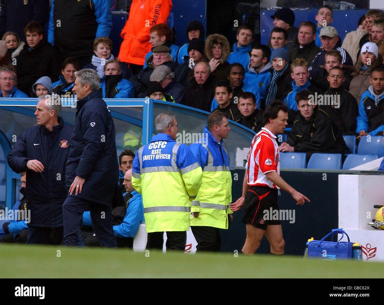 Joachim Bjorklund von Sunderland macht sich auf den Weg durch Cardiff City Tunnel nach dem Abschicken in der ersten Hälfte Stockfoto