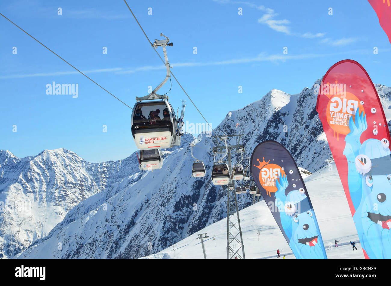 Gletscherskigebiet, Wintersport, Skifahrer, Seilbahn, Stubai, Tirol, Oesterreich Stockfoto