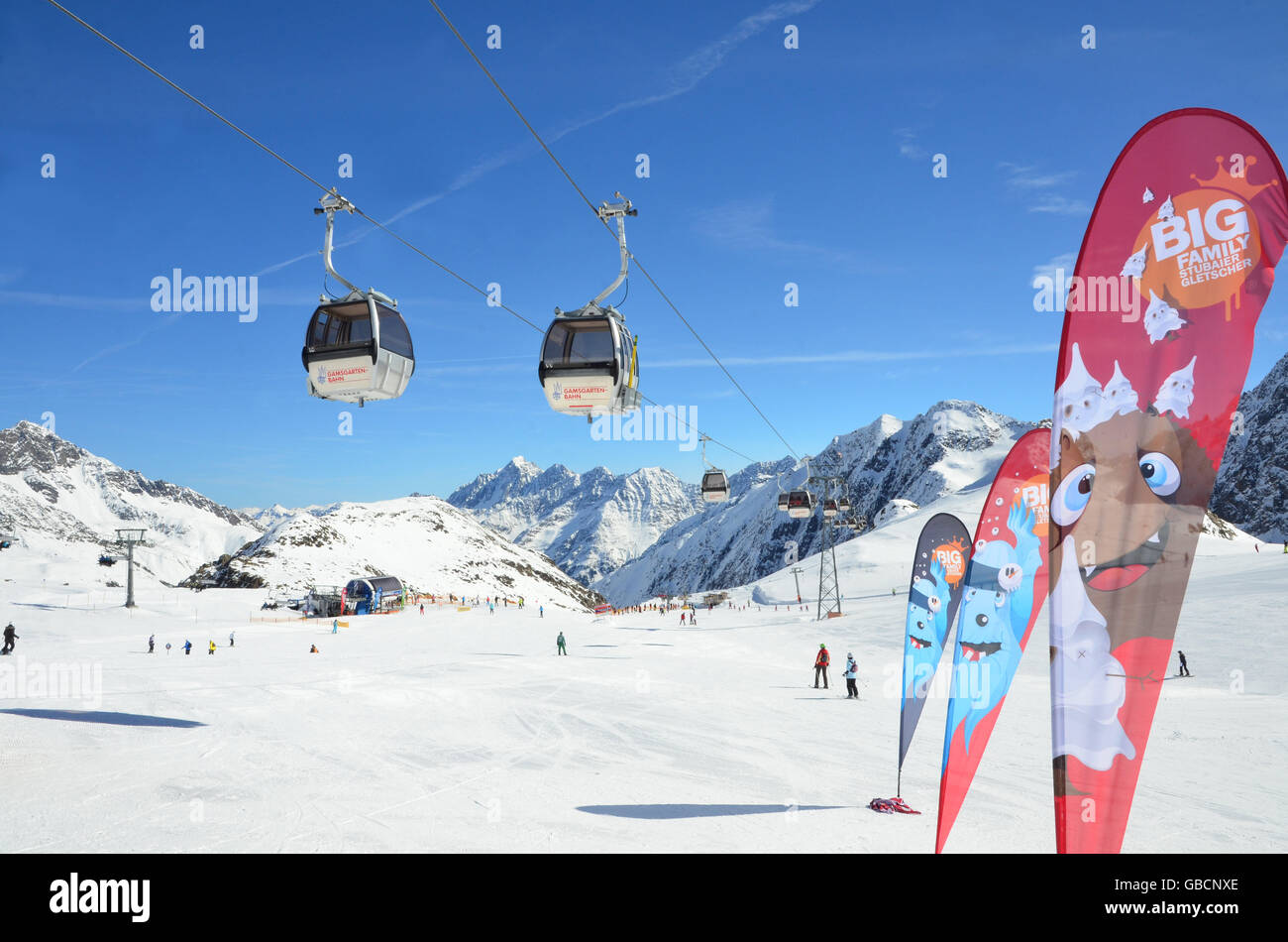 Gletscherskigebiet, Wintersport, Skifahrer, Seilbahn, Stubai, Tirol, Oesterreich Stockfoto