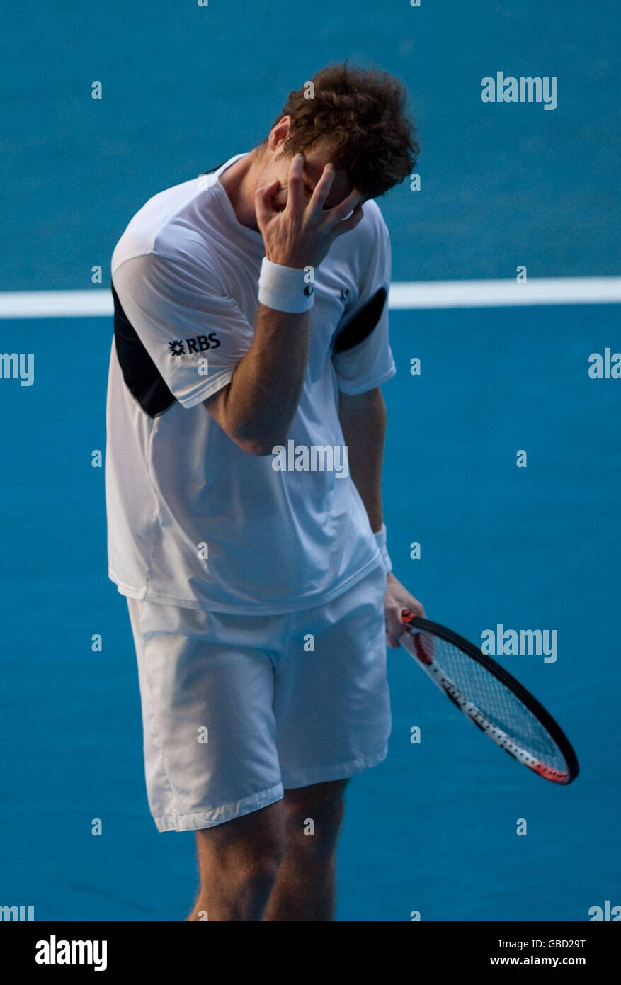 Der britische Andy Murray sieht bei den Australian Open 2009 im Melbourne Park, Melbourne, Australien, niedergeschlagen aus. Stockfoto