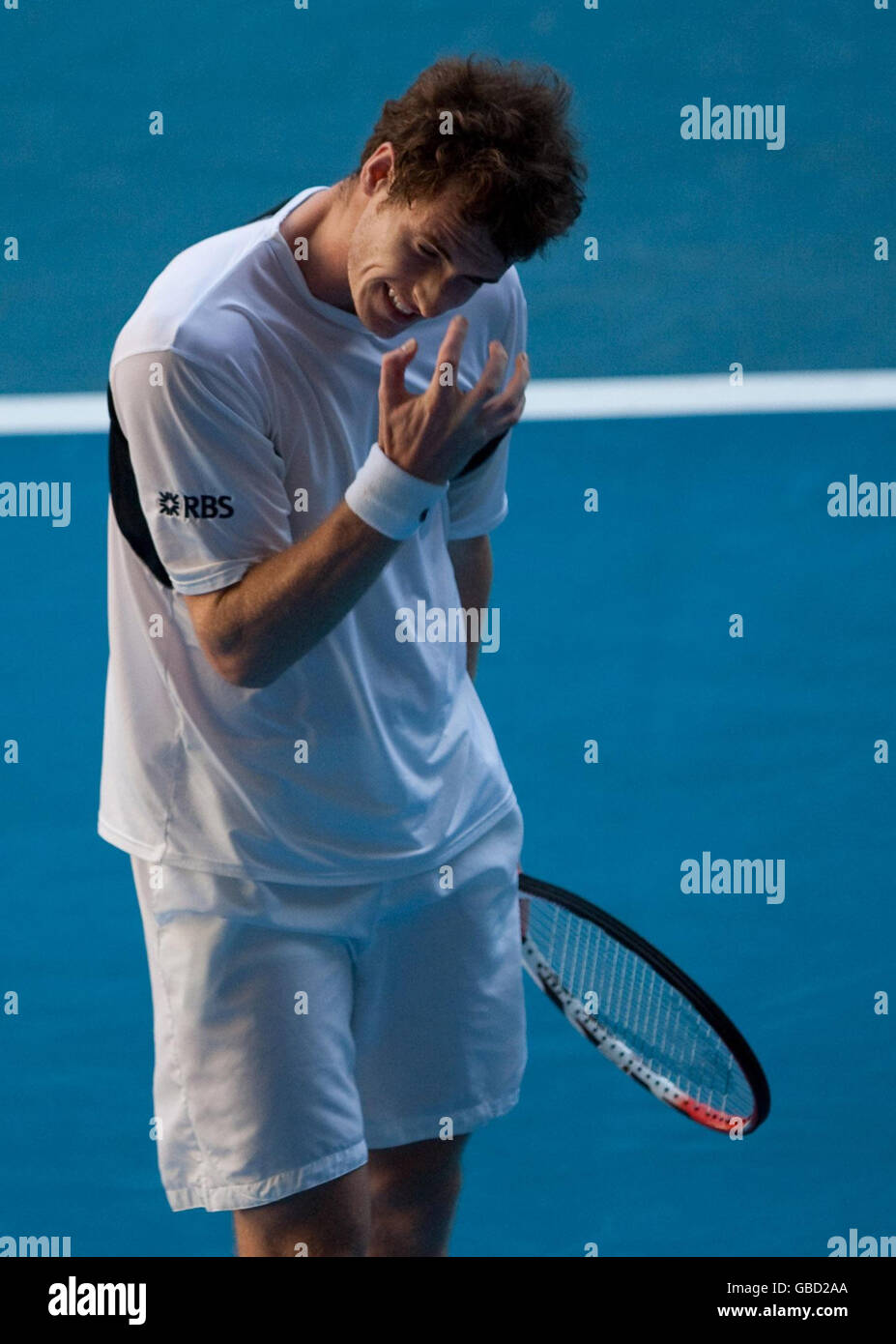 Tennis - Australian Open 2009 - Tag 8 - Melbourne Park. Der britische Andy Murray sieht bei den Australian Open 2009 im Melbourne Park, Melbourne, Australien, niedergeschlagen aus. Stockfoto