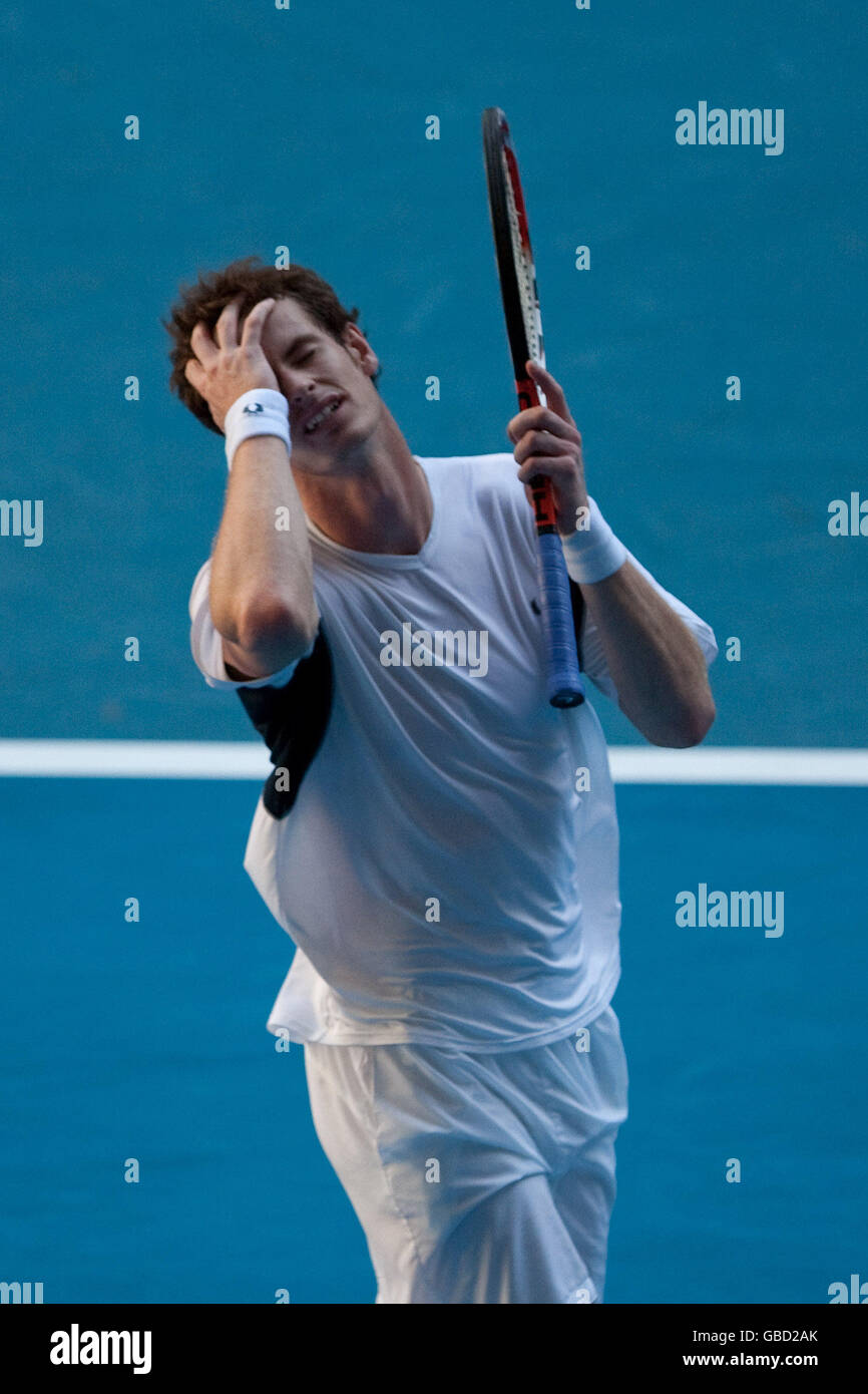 Der britische Andy Murray sieht bei den Australian Open 2009 im Melbourne Park, Melbourne, Australien, niedergeschlagen aus. Stockfoto