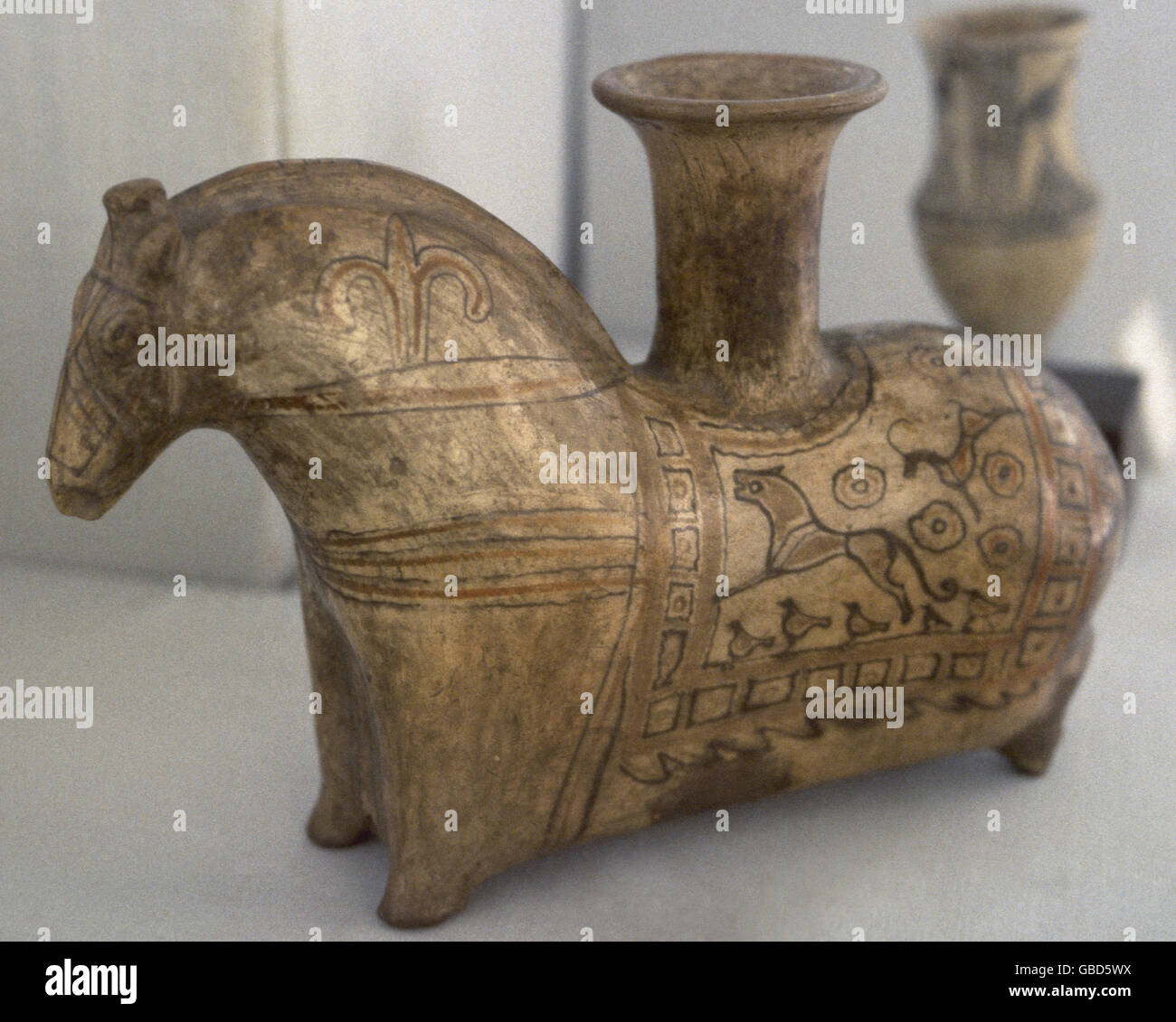 Keramik-Schale in Form eines Pferdes. 800-700 V. CHR.. Von Maku (Aserbaidschan, Iran). Museum der archäologischen Iran. Teheran. Iran. Stockfoto
