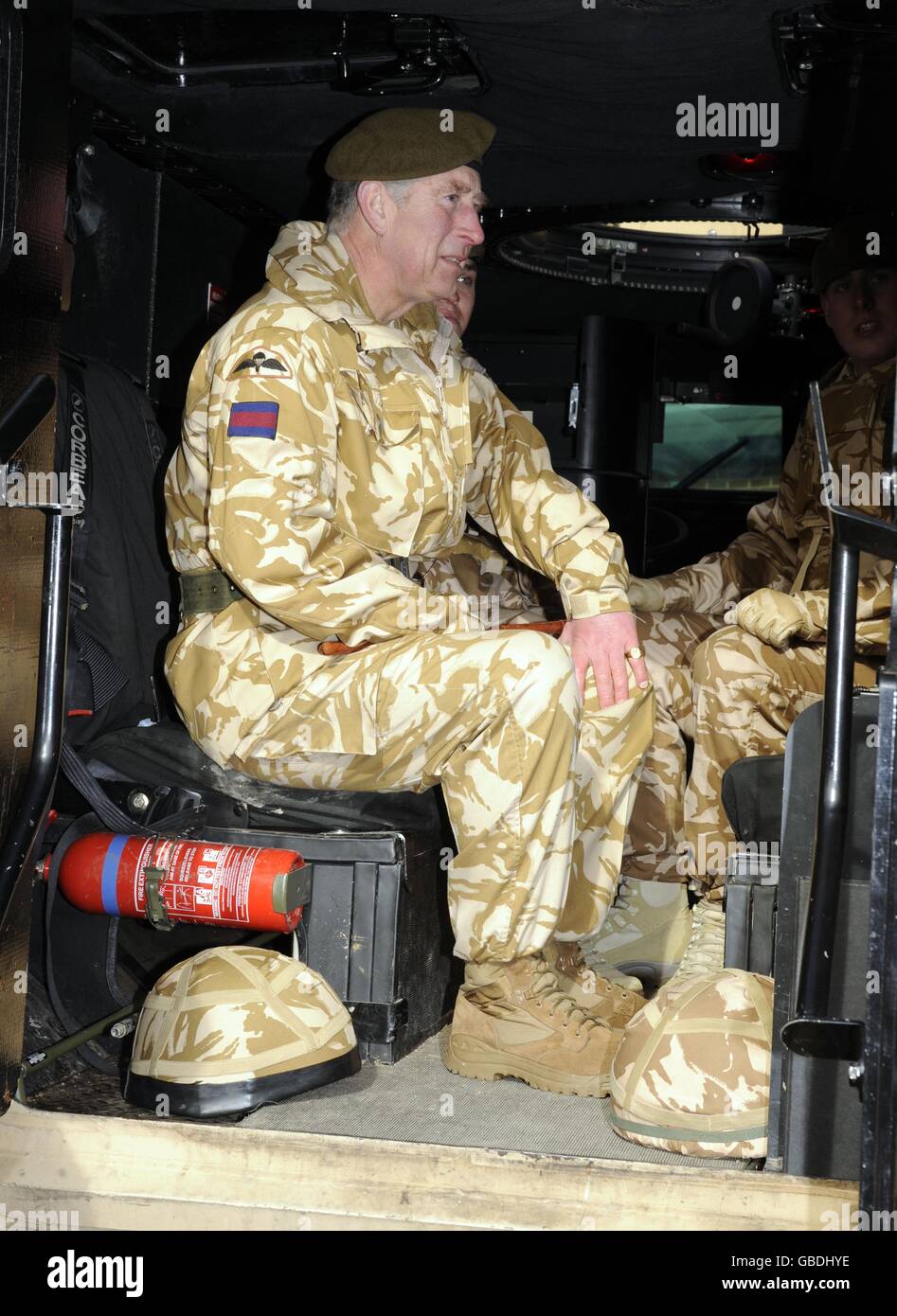 Prince Of Wales trifft den Welsh Guards Stockfotografie Alamy