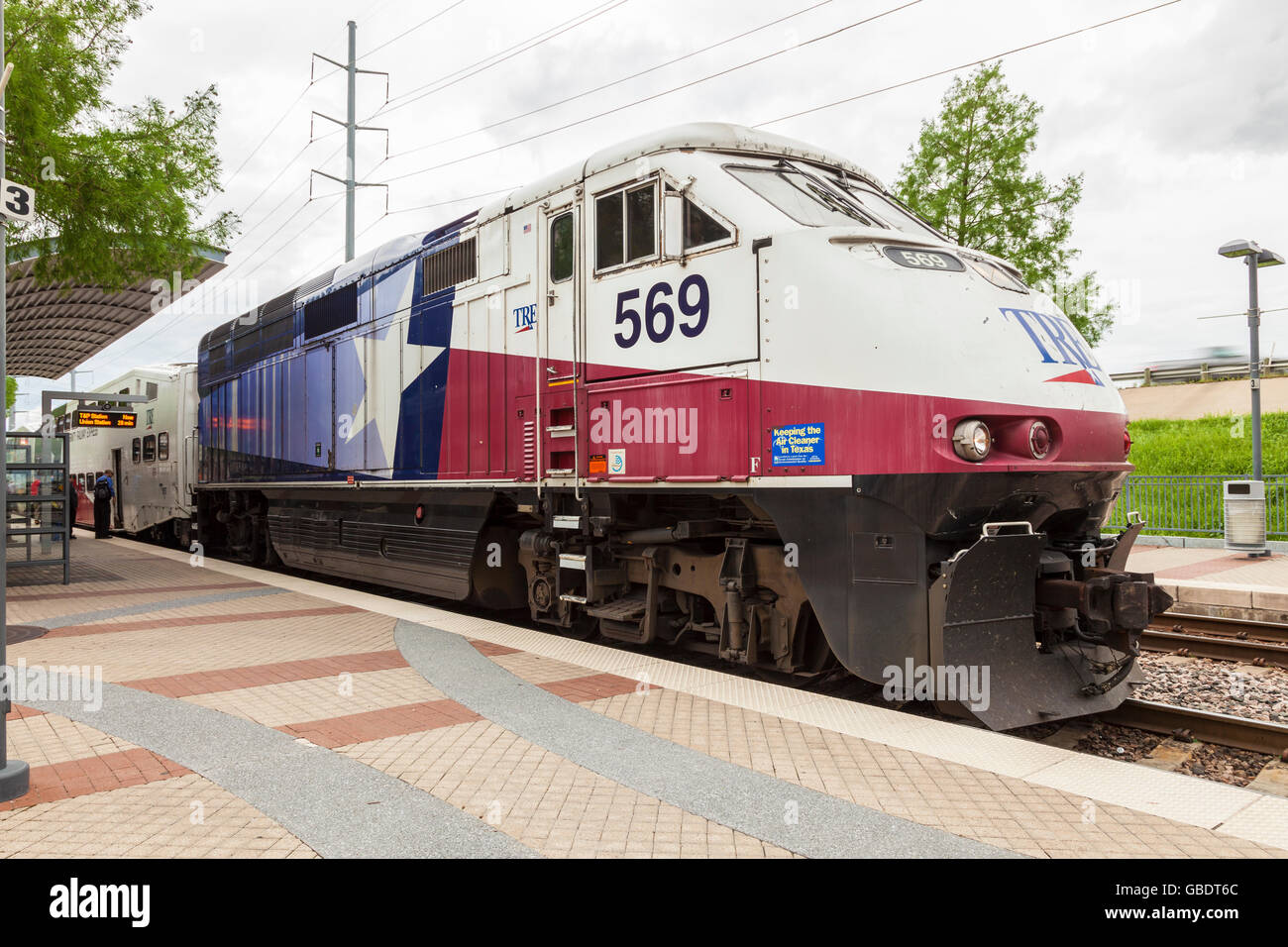Trinity Railway Express Zug in Dallas Stockfoto