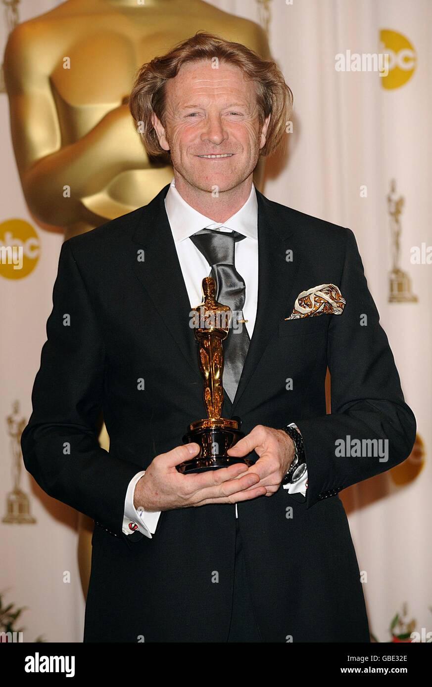 Anthony DoD Mantle mit dem Achievement in Cinematography Award, ausgezeichnet für Slumdog Millionaire, bei den 81st Academy Awards im Kodak Theatre, Los Angeles. Stockfoto