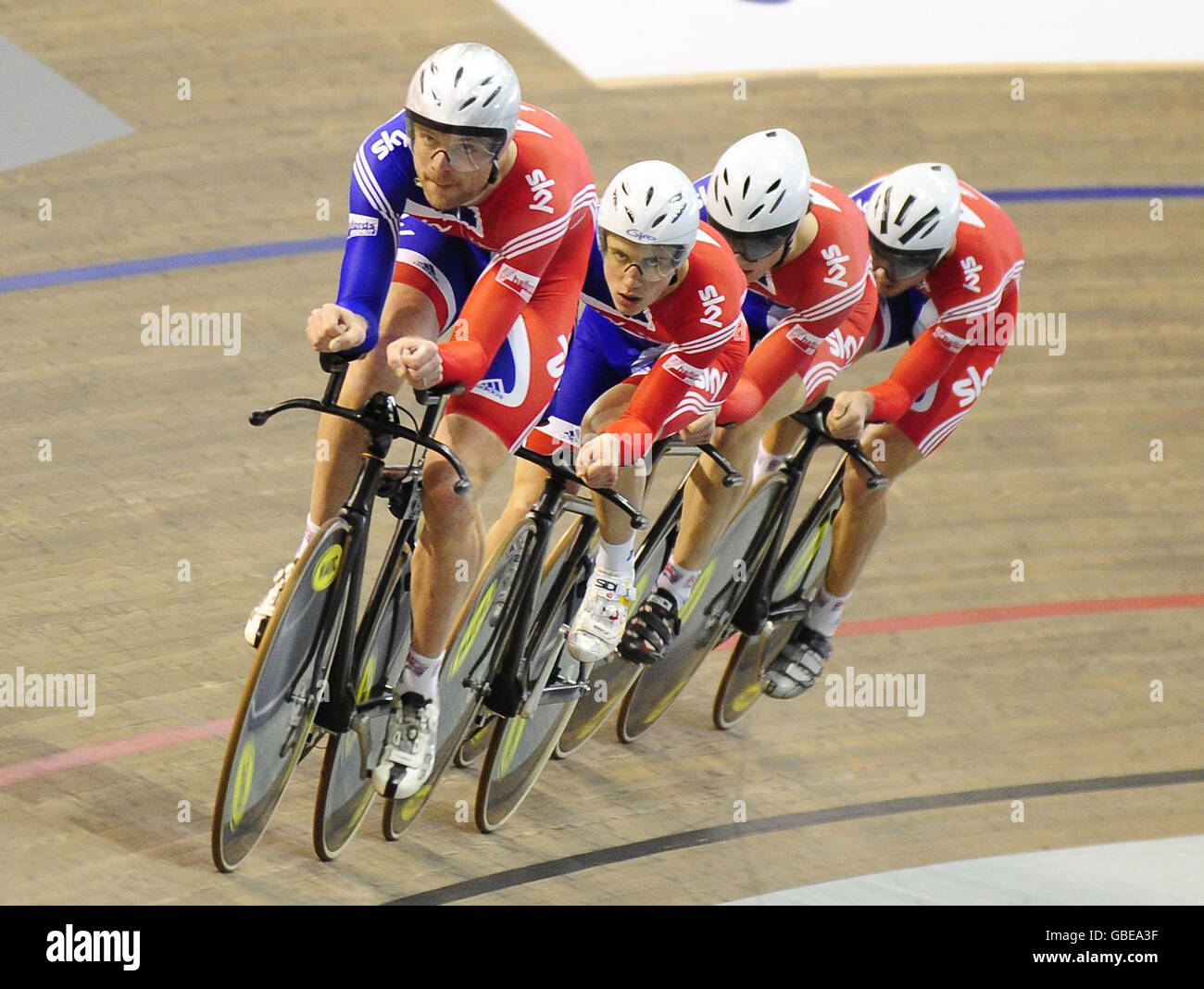 Das GB-Männer-Pursuit-Team von Rob Hayles, Peter Kennaugh, Chris Newton und Steven Burke während des Trainings in der Ballerup Super Arena, Kopenhagen. Stockfoto