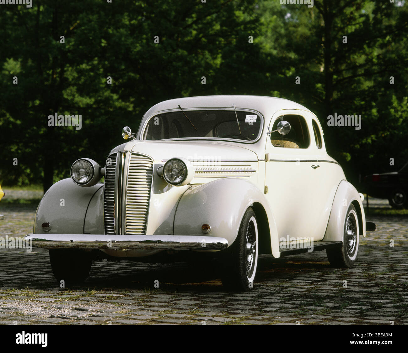 Transport / Transport, Auto, Fahrzeugvarianten, amerikanischer Oldtimer, unbekannter Typ, 20. Jahrhundert, historisch, USA, Auto, Autos, Automobil, Autos, weiß, Zusatzrechte-Abfertigung-nicht vorhanden Stockfoto