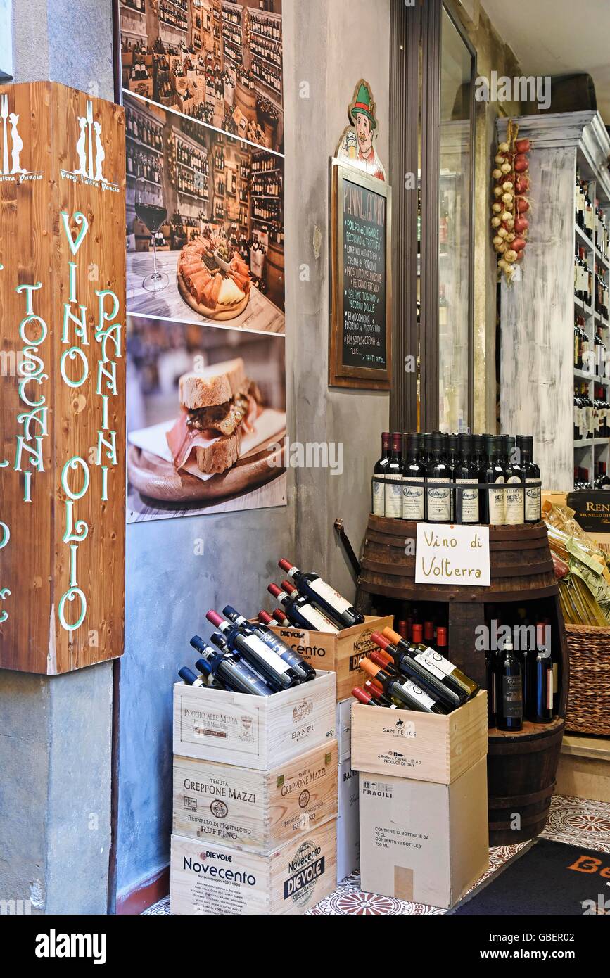 Wein, Spezialitäten, Souvenirs, shop, Volterra, Provinz Pisa, Toskana, Italien Stockfoto