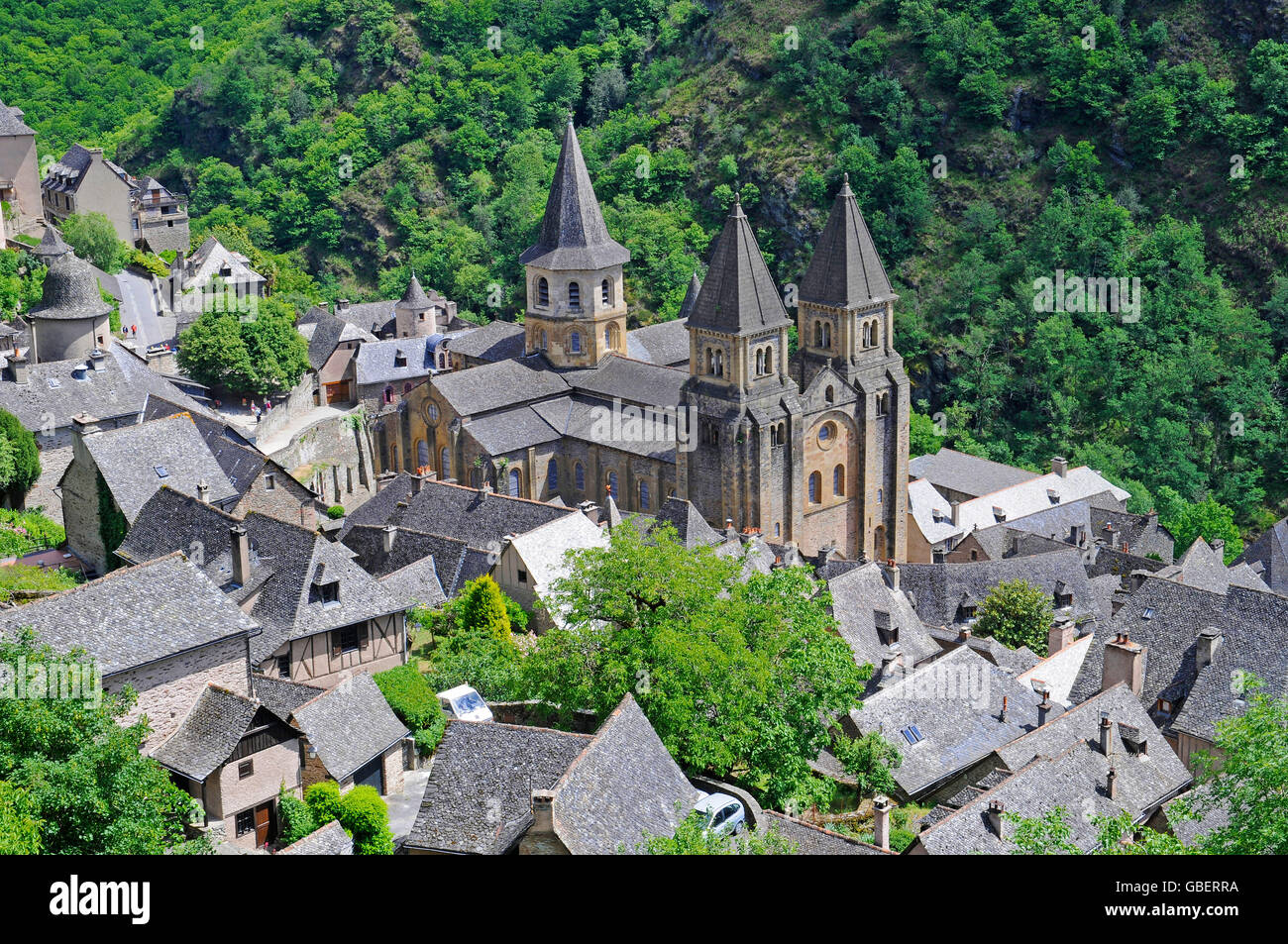 Abtei Kirche Abbataille Sainte Foy in Conques, Fern Wanderweg GR 65, Jakobsweg, Departement Aveyron, Midi-Pyrénées, Frankreich / Ste-Foy de Conques Stockfoto