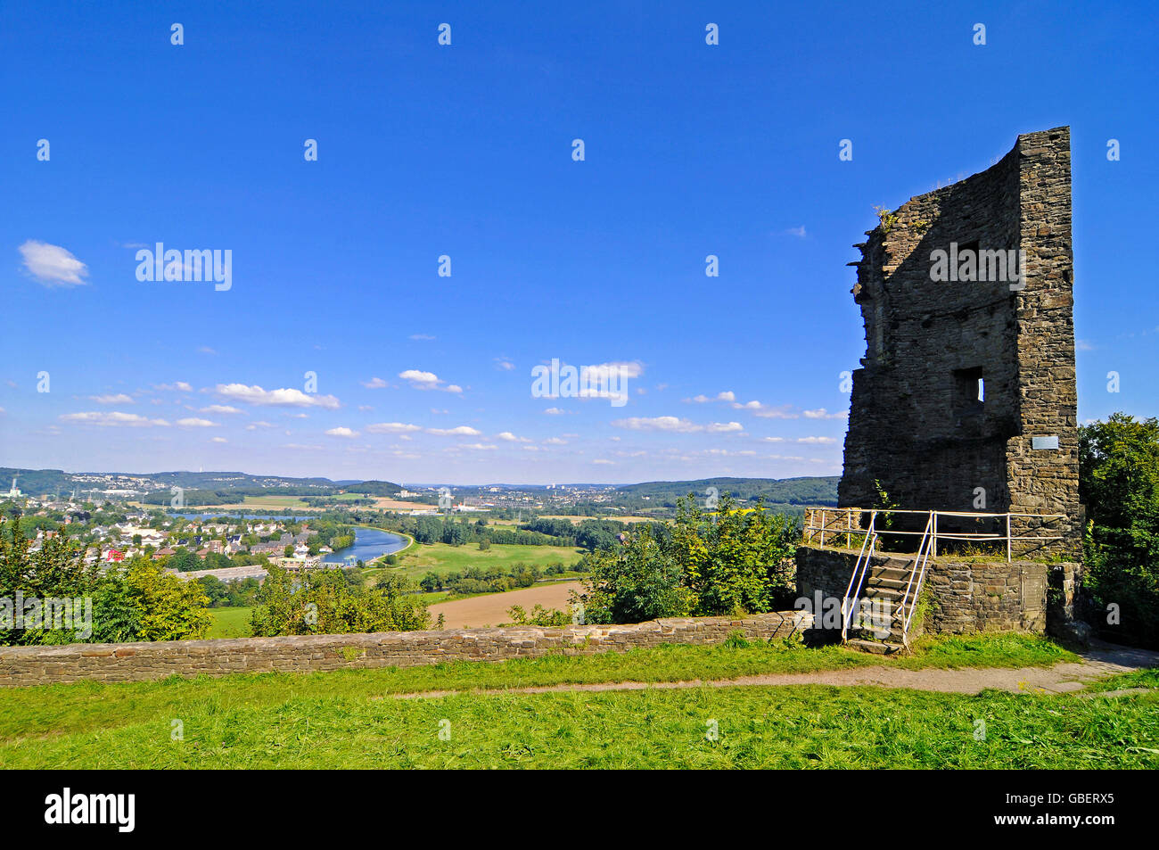 Ruinen der Burgturm Burg Volmarstein, Wetter, Nordrhein-Westfalen, Deutschland Stockfoto