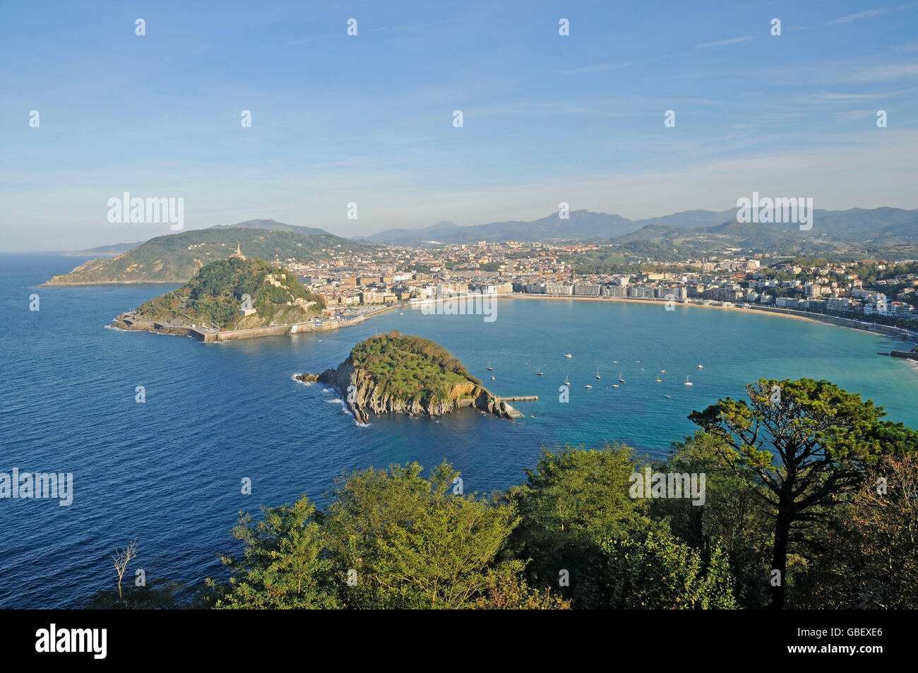 Monte Urgull, Santa Clara, La Concha, Blick vom Monte Igueldo, San Sebastian, Pais Vasco, Baskenland, Spanien Stockfoto