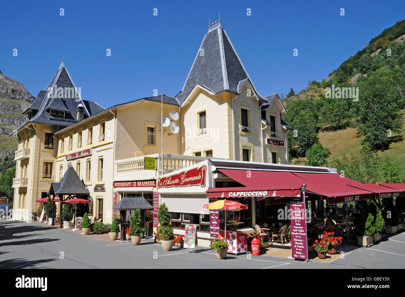 Restaurant, Hotel, Grande Cascade, Gavarnie, Midi Pyrenees, Pyrenäen, Departement Hautes-Pyrénées, Frankreich Stockfoto