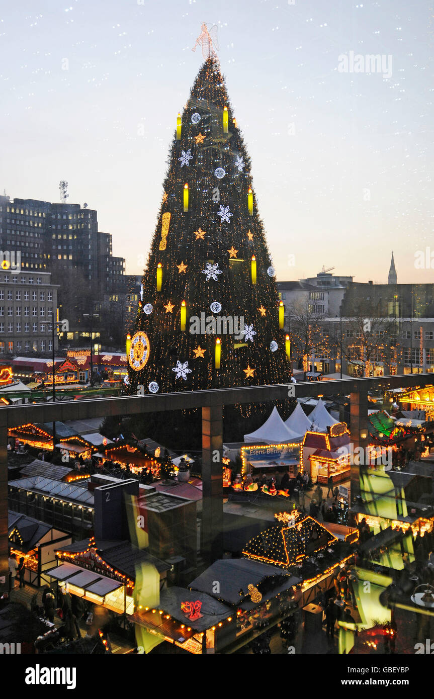 Weihnachtsmarkt, Weihnachtsbaum, Dortmund, Nordrhein-Westfalen, Deutschland Stockfoto