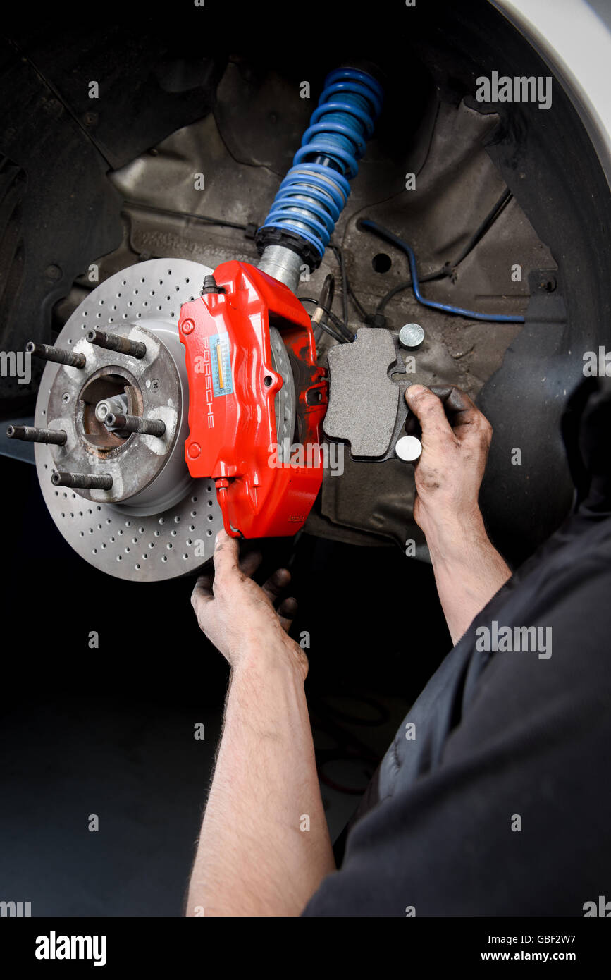 Leistung-Bremsbeläge auf Porsche ausgestattet Stockfoto