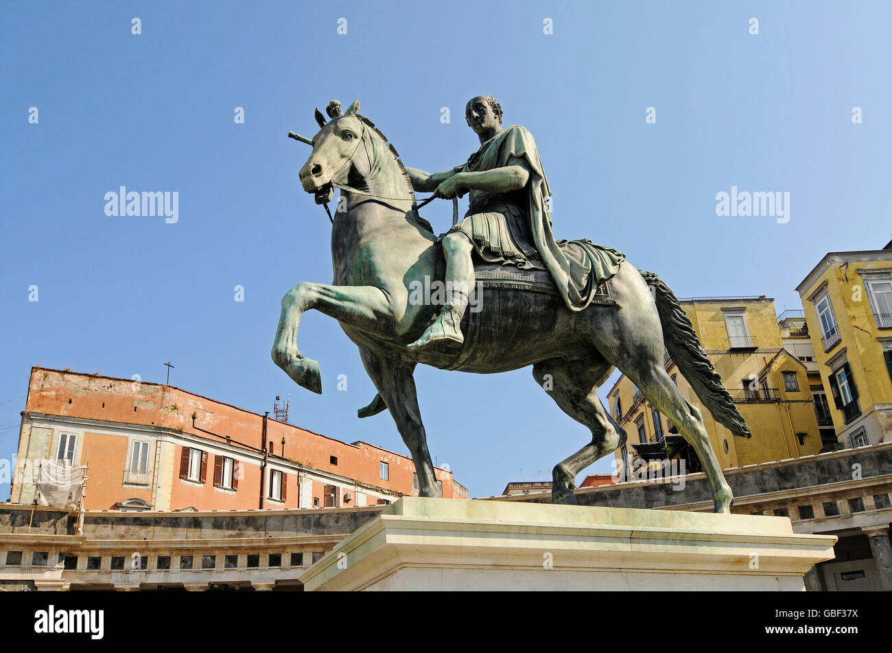 Karl III. von Bourbon, Reiterstandbild, Piazza del Plebiscito, quadratisch, Neapel, Kampanien, Italien Stockfoto