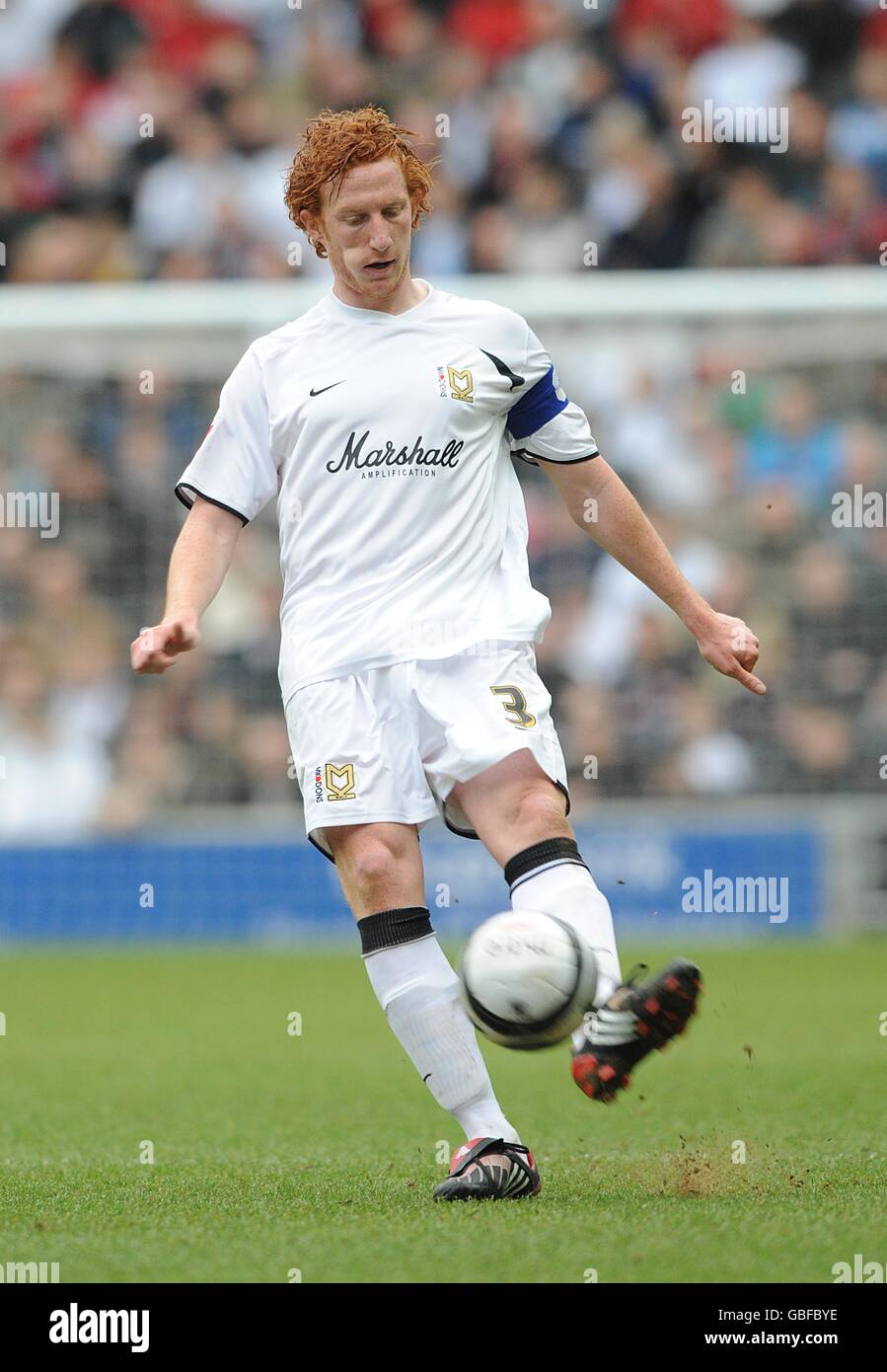 Fußball - Coca-Cola Football League One - Milton Keynes Dons / Leicester City - Stadion:mk. Dean Lewington, Milton Keynes Dons Stockfoto