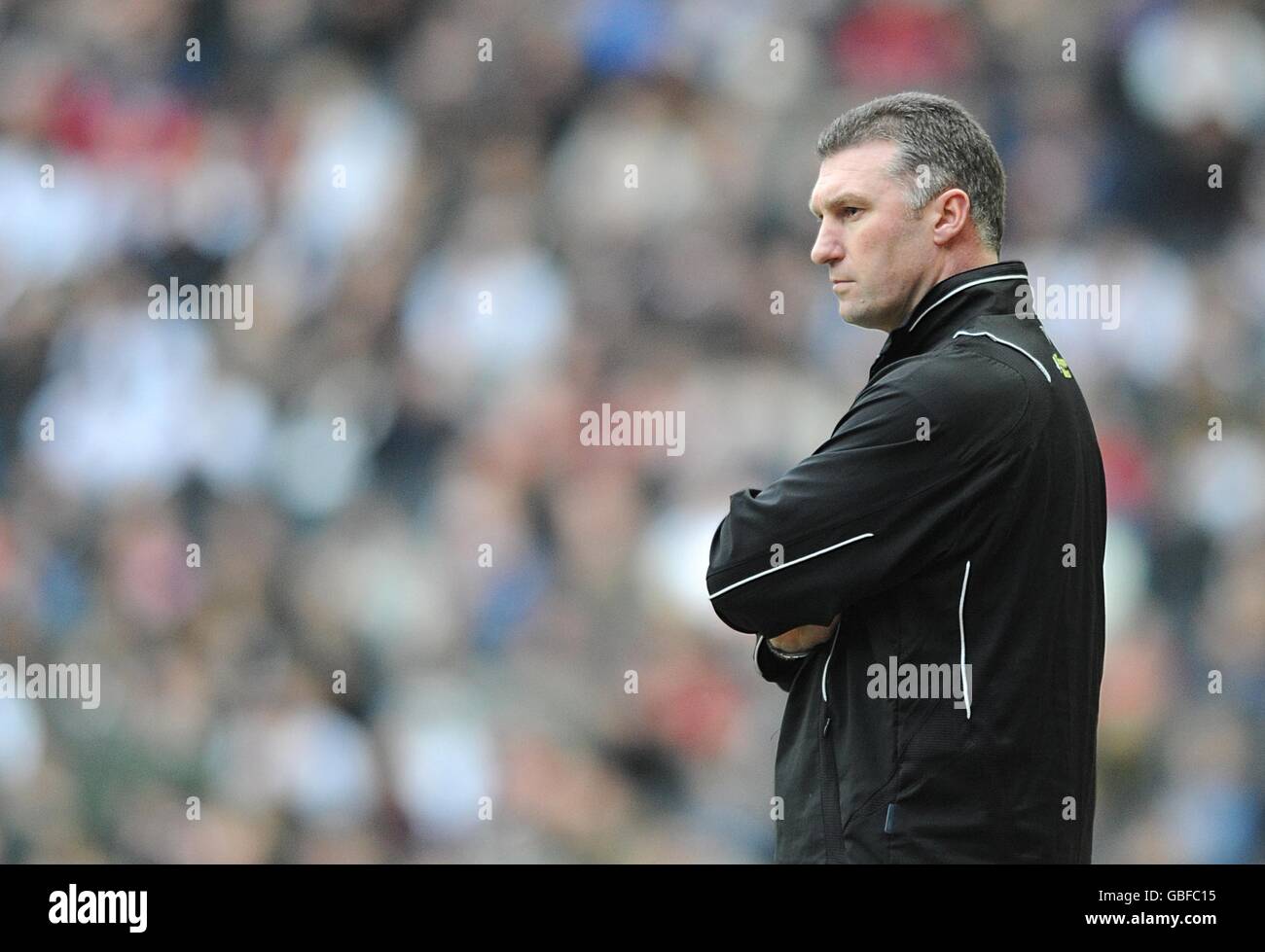 Fußball - Coca-Cola Football League One - Milton Keynes Dons / Leicester City - Stadion:mk. Leicester City Manager Nigel Pearson Stockfoto