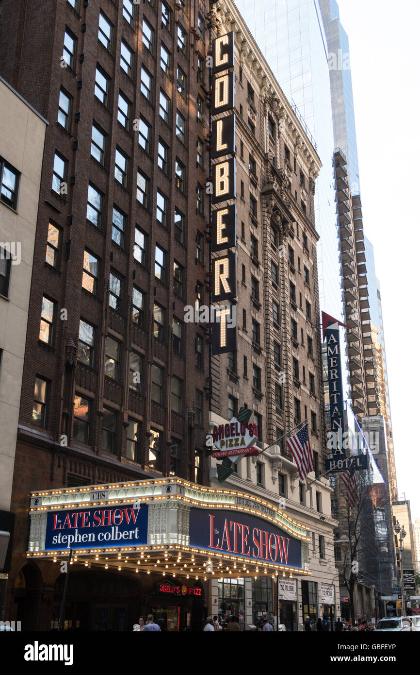 Ed Sullivan Theater mit dem Stephen Colbert Late Show Marquee, New York City, USA 2022 Stockfoto