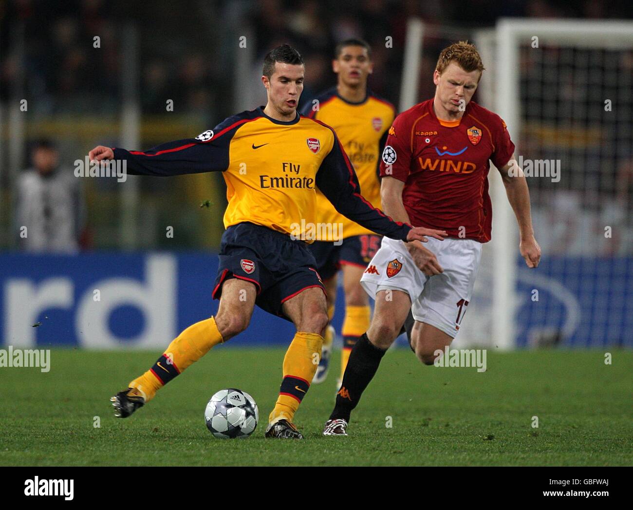 Stadio olimpico john arne riise -Fotos und -Bildmaterial in hoher ...