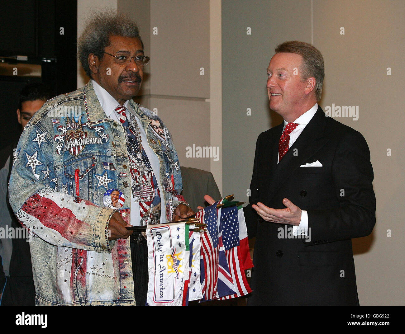 Boxen - Amir Khan / Marco Antonio Barrera - Head to Head - Radisson Edwardian Hotel. Die Promoter Don King (links) und Frank Warren während der Kopf-an-Kopf-Station im Radisson Edwardian Hotel, Manchester. Stockfoto