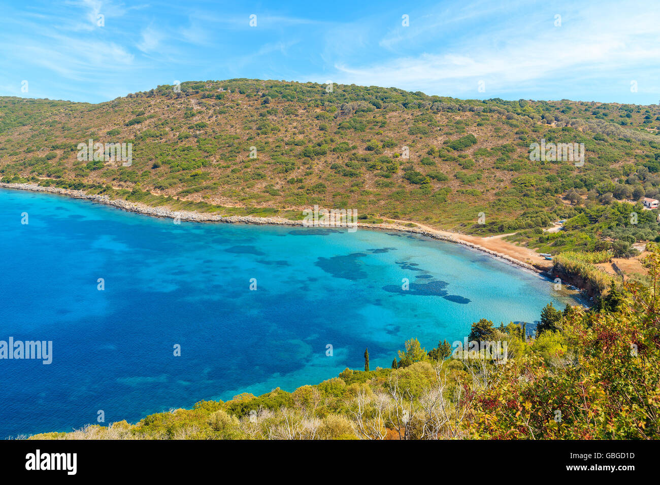Idyllische Bucht mit Strand auf der Insel von Samos, Griechenland Stockfoto