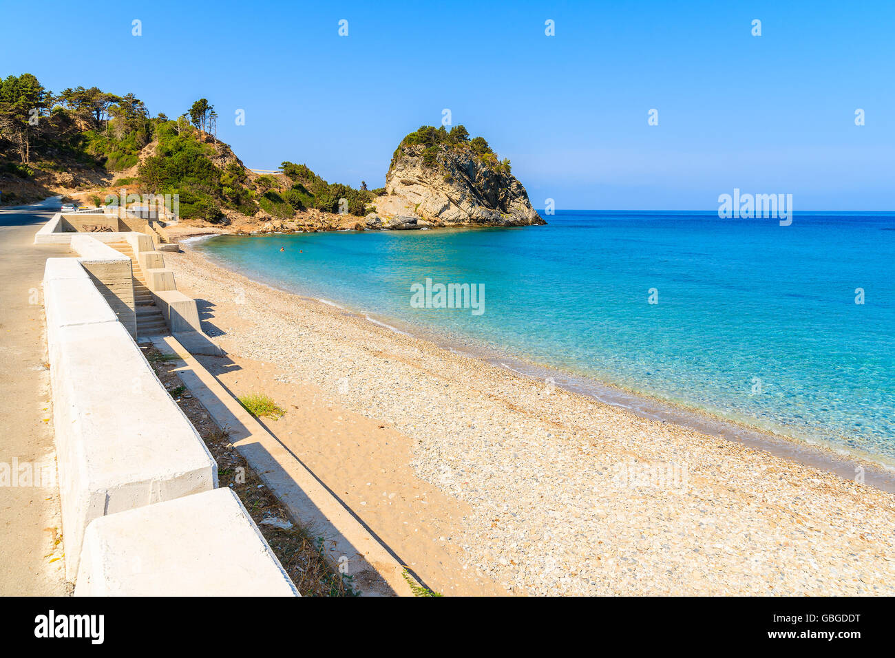 Ansicht von Potami Beach mit türkisfarbenem kristallklarem Wasser, Insel Samos, Griechenland Stockfoto