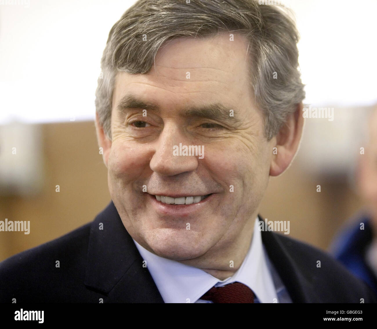 Premierminister Gordon Brown während einer Besichtigung der Einrichtungen in der Michelin-Fabrik in Dundee, vor seiner Rede auf der Scottish Labour Conference. Stockfoto