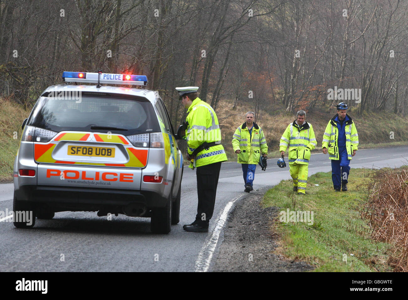 Küstenwache und Polizei durchsuchten die Küste von Loch Awe, nachdem die Polizei heute Morgen zwei Leichen geborgen hatte. Stockfoto