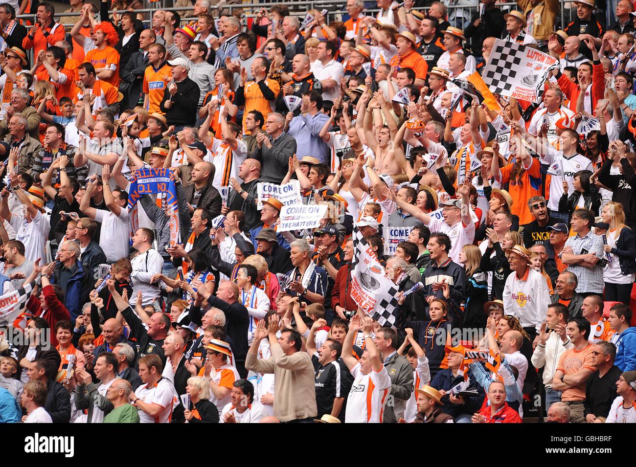 Fußball Johnstone's Paint Trophy Finale Luton Town / Scunthorpe