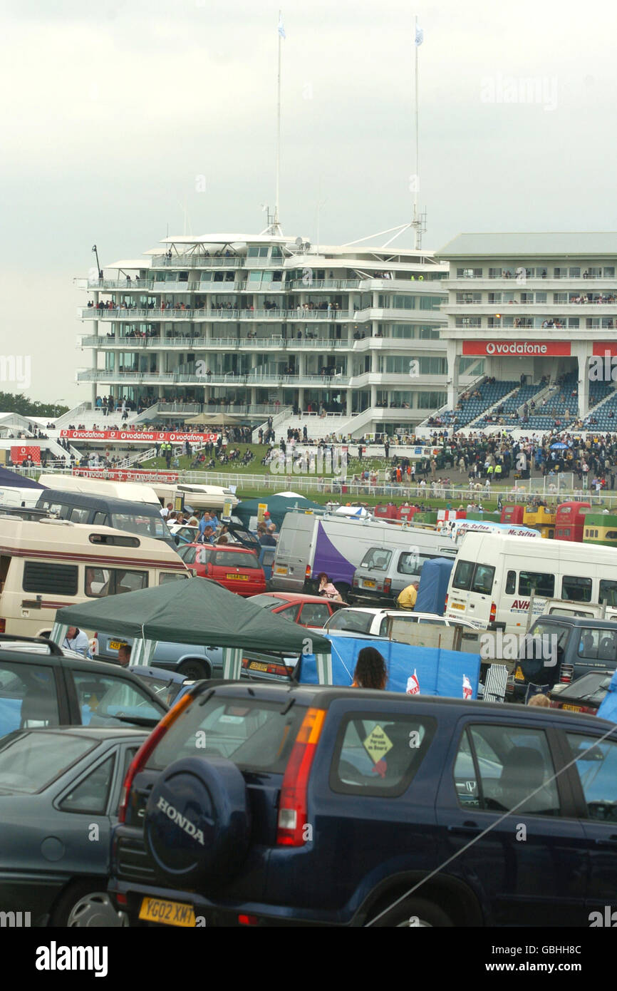 Gesamtansicht des Rennplatzes von Epsom für die Vodafone Derby Stockfoto