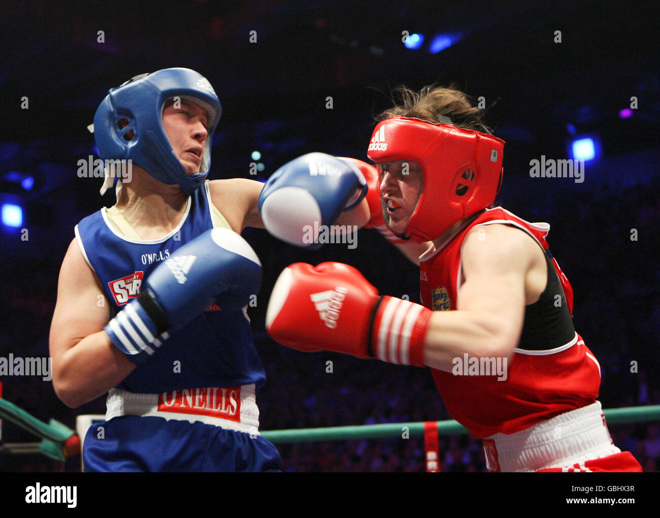 Boxen - Katie Taylor V Caroline Barry - International Amateur leicht Bout - Dublin O2 Arena Stockfoto