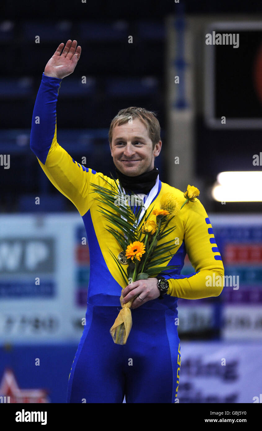 Eisschnelllauf - British Short Track Championships 2009 - Tag 2 - National Ice Center - Nottingham. Ian Cavin von Dundee feiert den Masters-Titel bei den British Short Track Championships 2009 Stockfoto