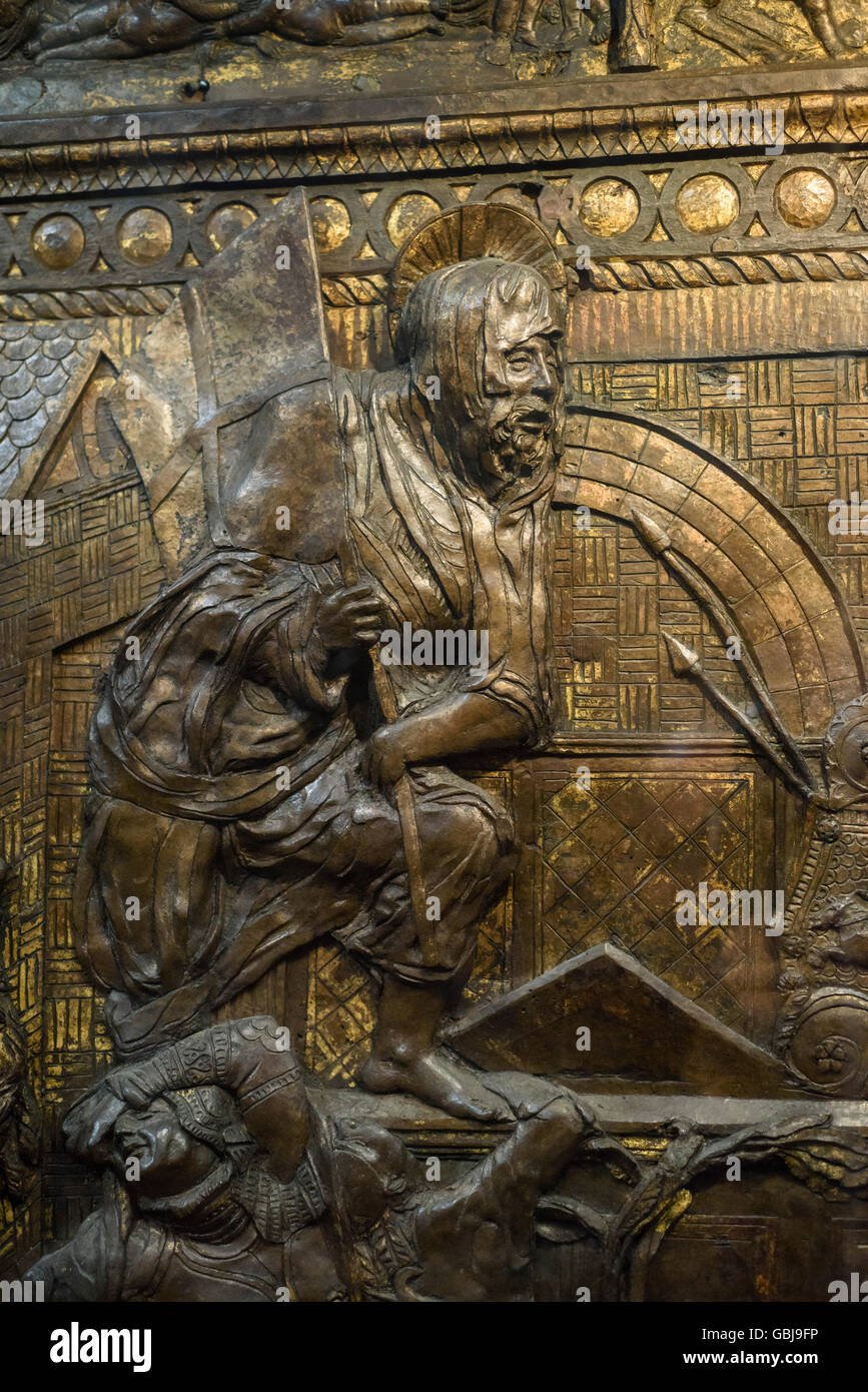 Florenz. Italien. Die Kanzel der Auferstehung (1460-1465) von Donatello, in der Basilika von San Lorenzo. Stockfoto