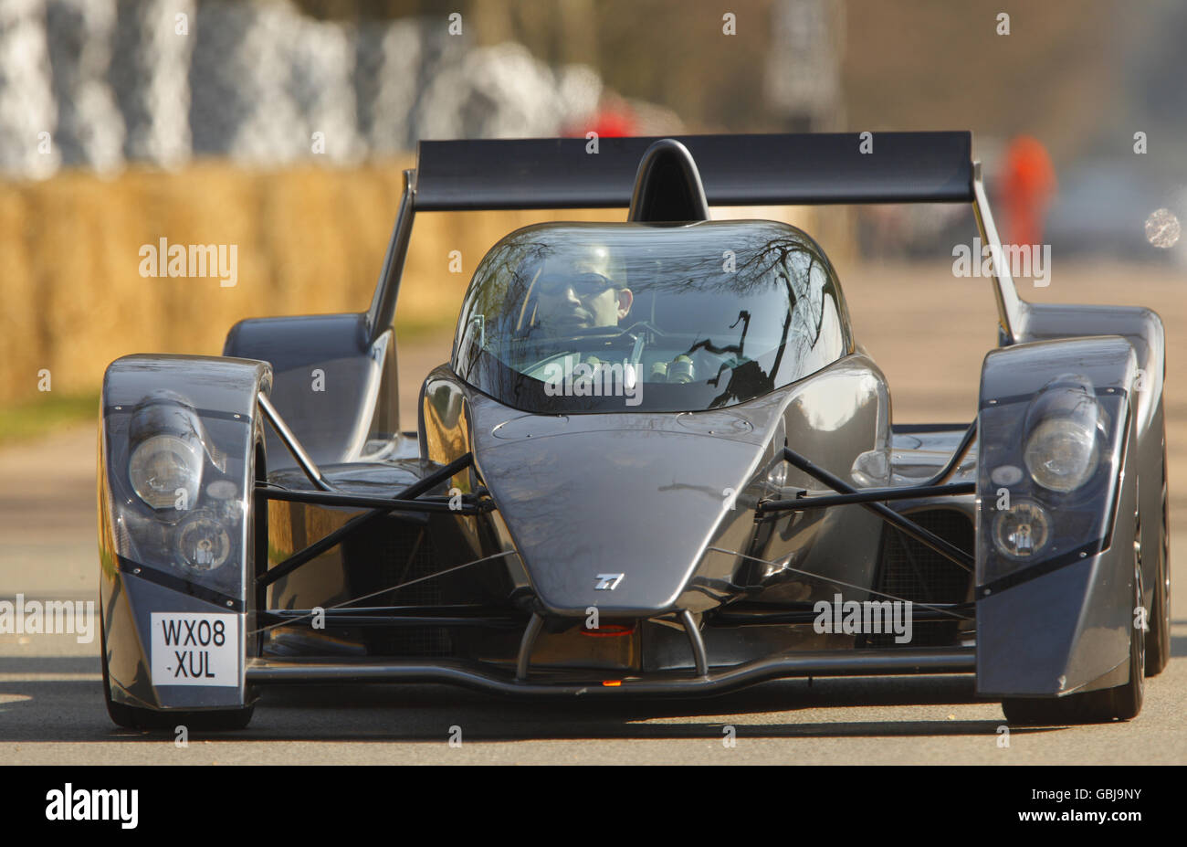 Ein Caparo T1 Supersports wird im Goodwood House in der Nähe von Chichester, West Sussex, auf Herz und Nieren geprüft Stockfoto