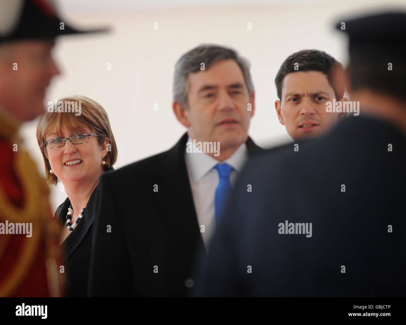 Innenministerin Jacqui Smith und Premierminister Gordon Brown nehmen an der feierlichen Ankunft des Präsidenten von Mexiko bei der Horse Guards Parade in London Teil. Stockfoto