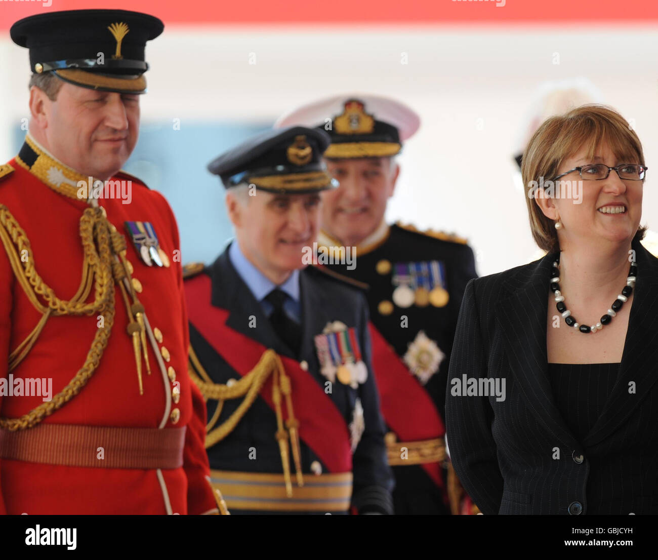Innenministerin Jacqui Smith nimmt an der feierlichen Ankunft des mexikanischen Präsidenten bei der Horse Guards Parade in London Teil. Stockfoto