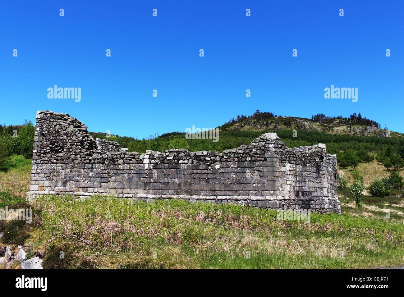 Die Überreste des Schlosses verlegt Loch Doon auf der Westseite des Loch Doon in der Nähe von Dalmellington, Region Strathclyde, Schottland Stockfoto