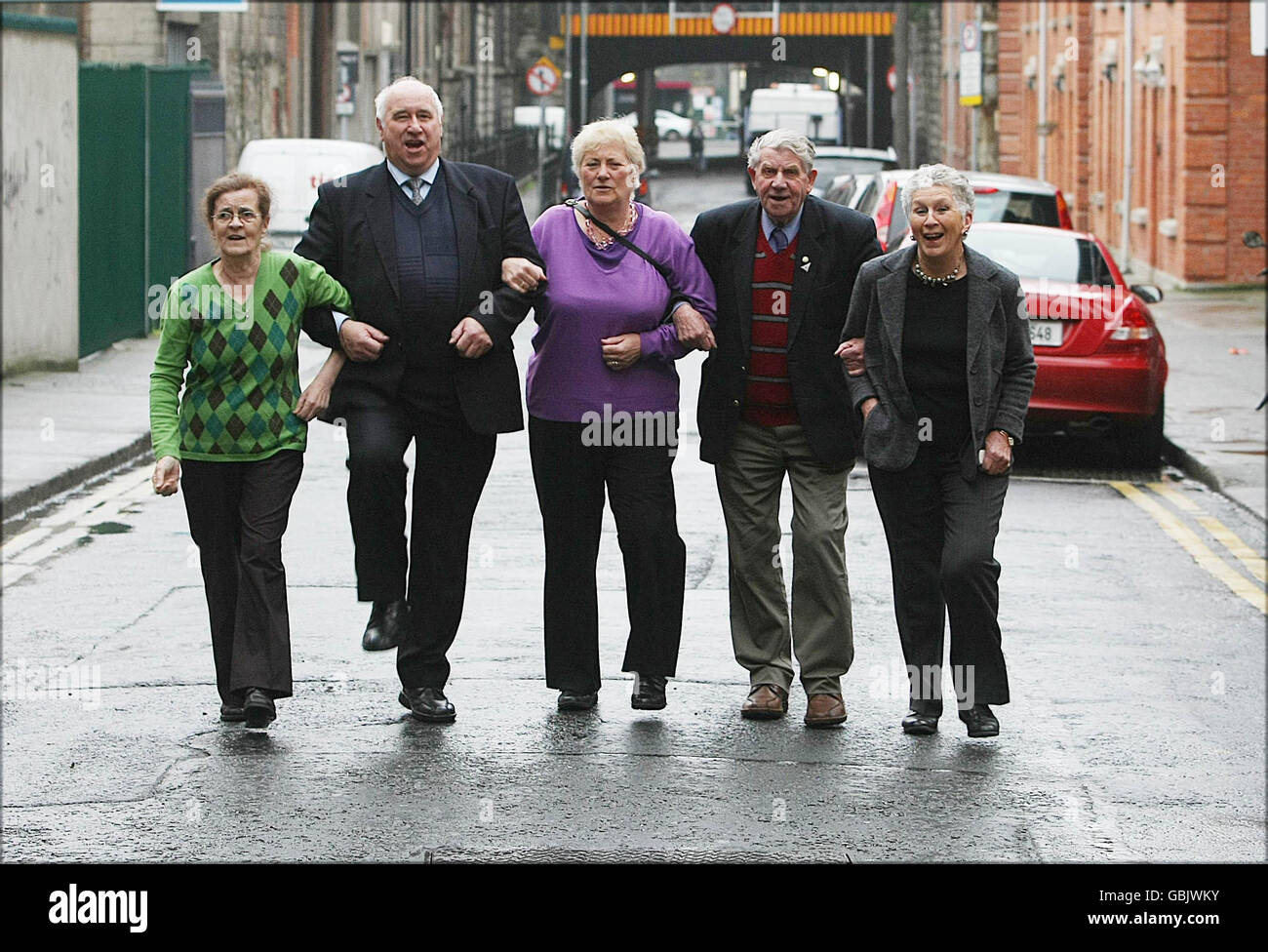 Von links nach rechts. Ellen Reddin, Kevin Molloy, Pat Doyle, Ignacious Martin und Anne Dempsey im Alexander Hotel in Dublin, für die Organisation Older and Moder, die ihre landesweite Kampagne „vor der Haustür“ gestartet hat. Stockfoto