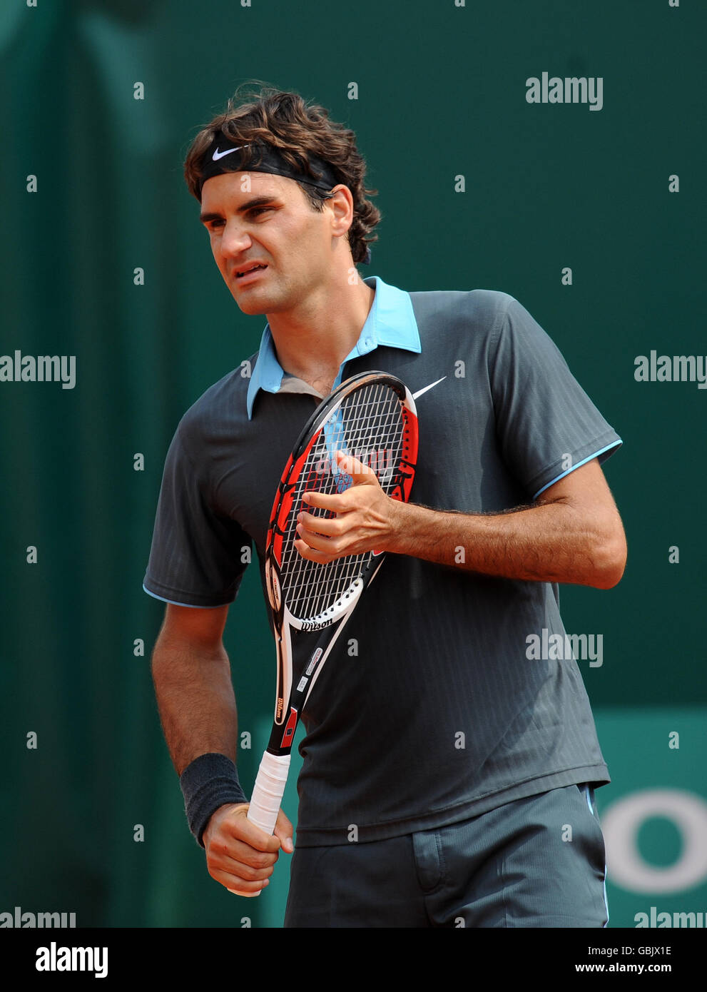 Tennis - ATP World Tour Masters - Monte-Carlo - Roger Federer / Andreas Seppi. Roger Federer in Aktion Stockfoto