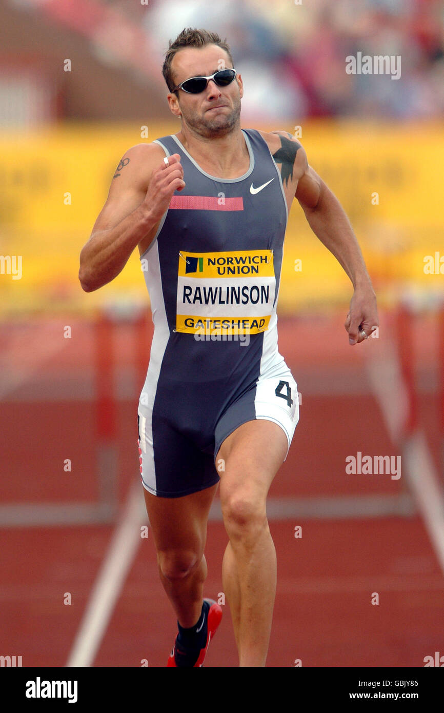 Leichtathletik - Norwich Union Super Grand Prix - Gateshead. Der britische Chris Rawlinson auf dem Weg zum Sieg bei den 400-m-Hürden der Männer Stockfoto