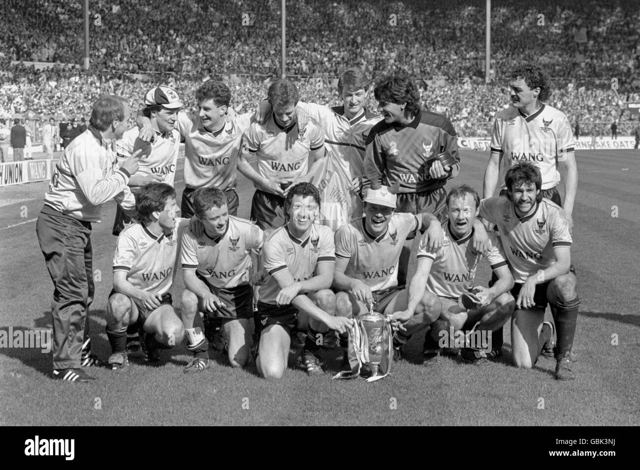 Fußball - Milk Cup - Final - Queens Park Rangers gegen Oxford United Stockfoto