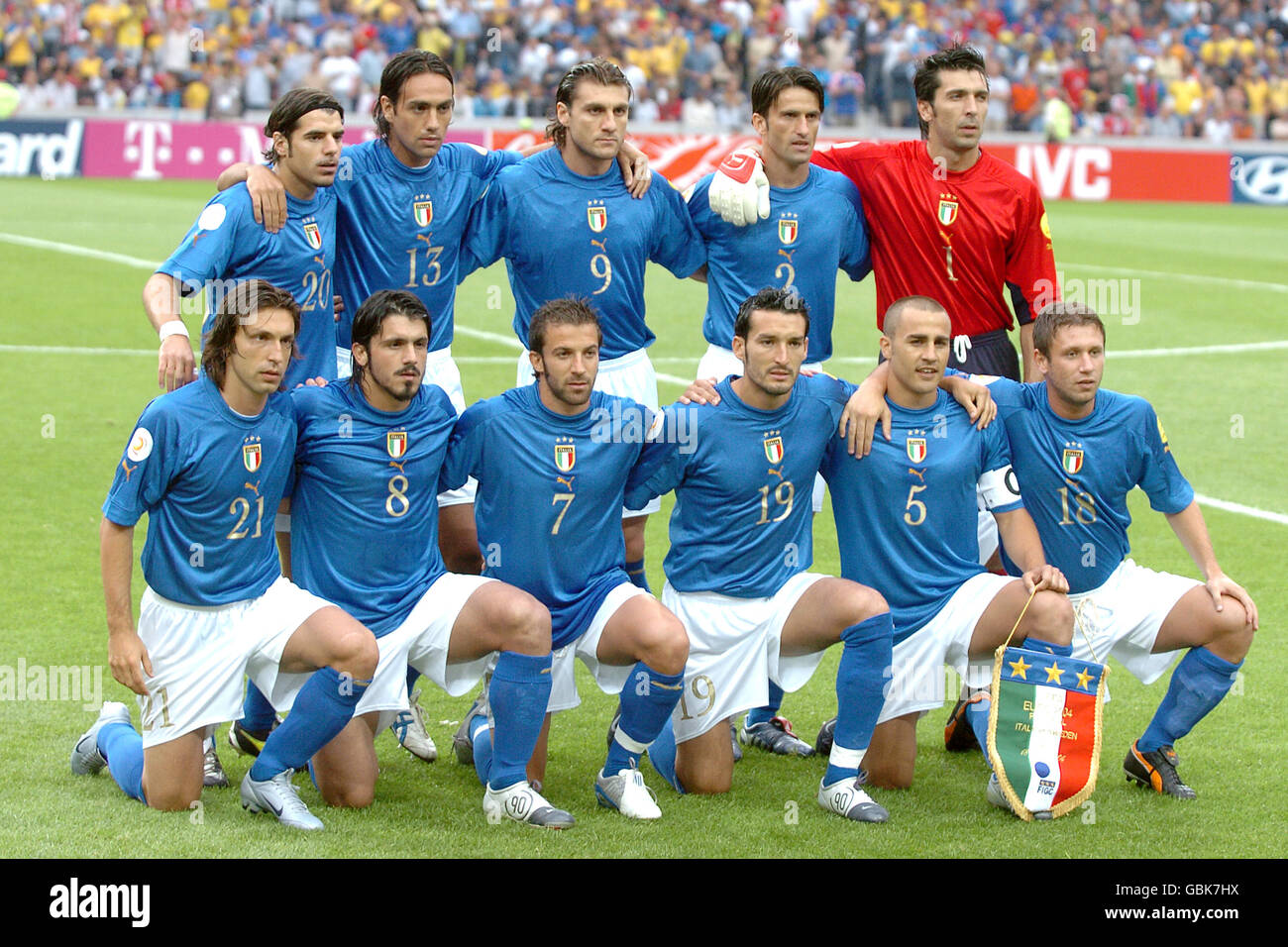 Fußball - Europameisterschaft 2004 - Gruppe C - Italien / Schweden  Stockfotografie - Alamy