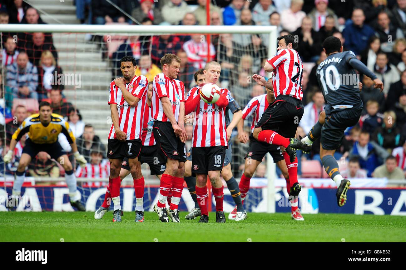 Deiberson Geovanni von Hull City hat seinen Schuss von der blockiert Wand Stockfoto