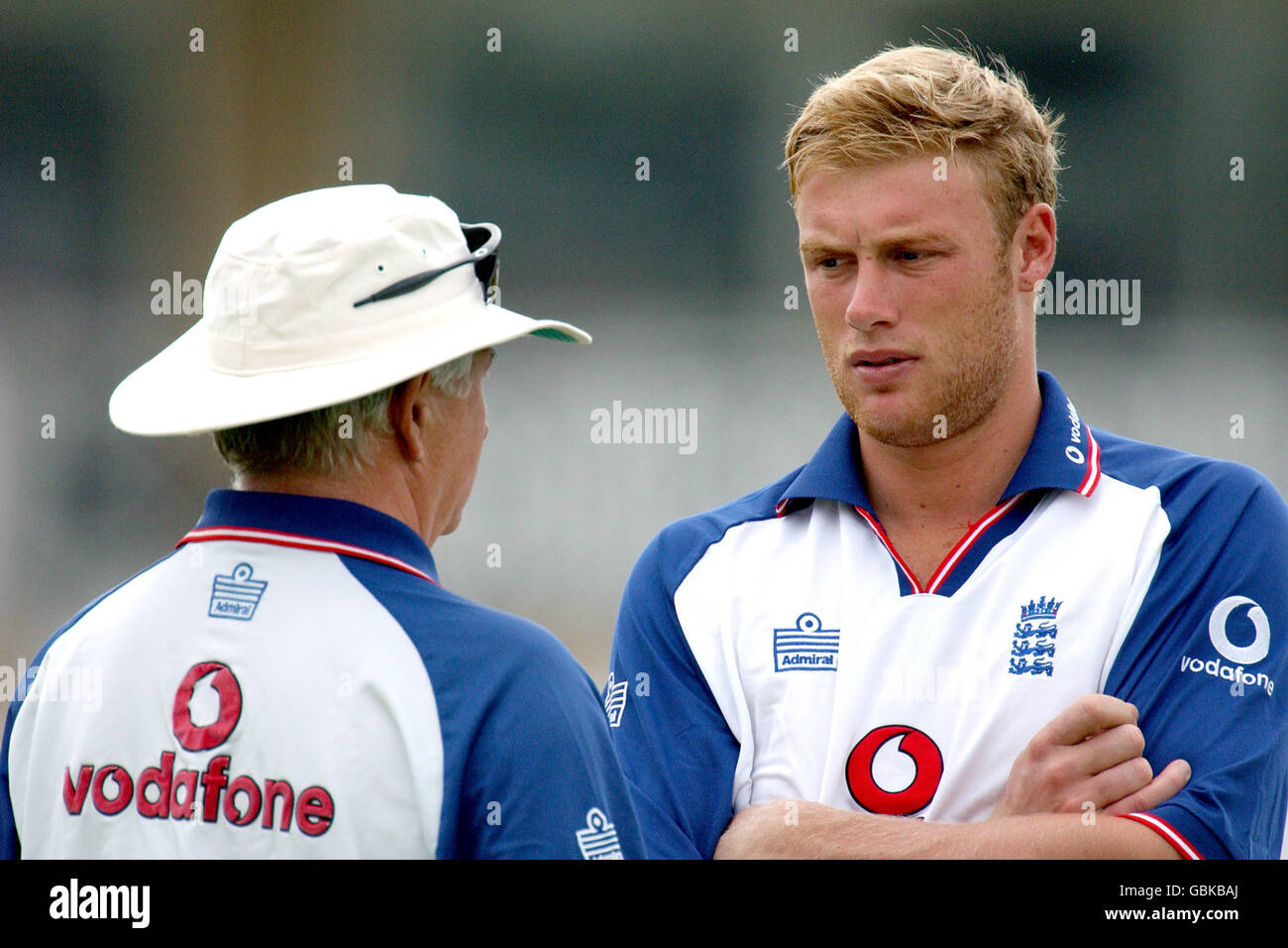 Cricket - npower Third Test - England gegen Neuseeland - Netze. Englands Cheftrainer Duncan Fletcher (l) berät Andrew Flintoff in den Netzen Stockfoto